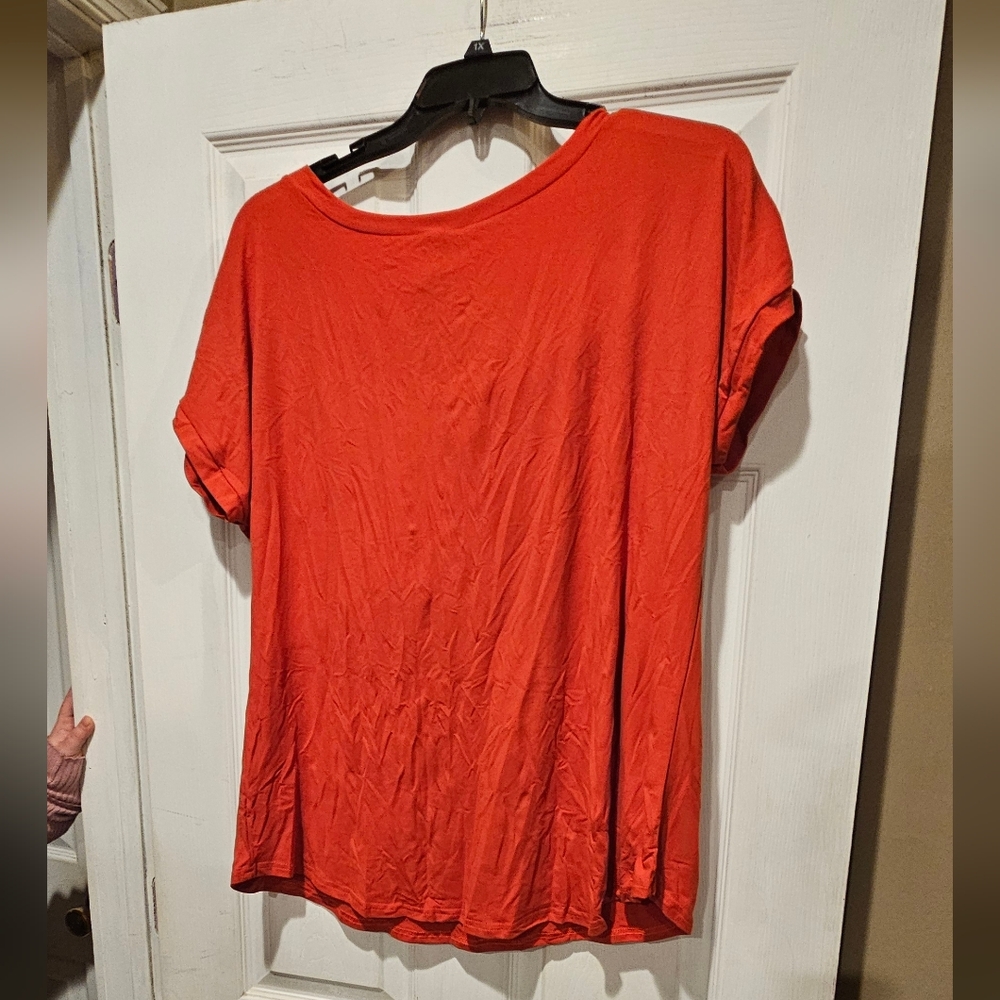 BAE CITY TOP - Picture 2 of 2